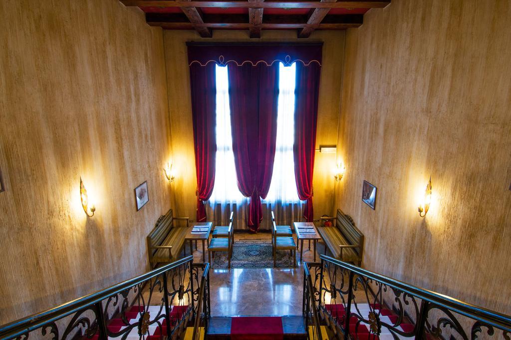 בוסטו Hotel I Due Foscari מראה חיצוני תמונה