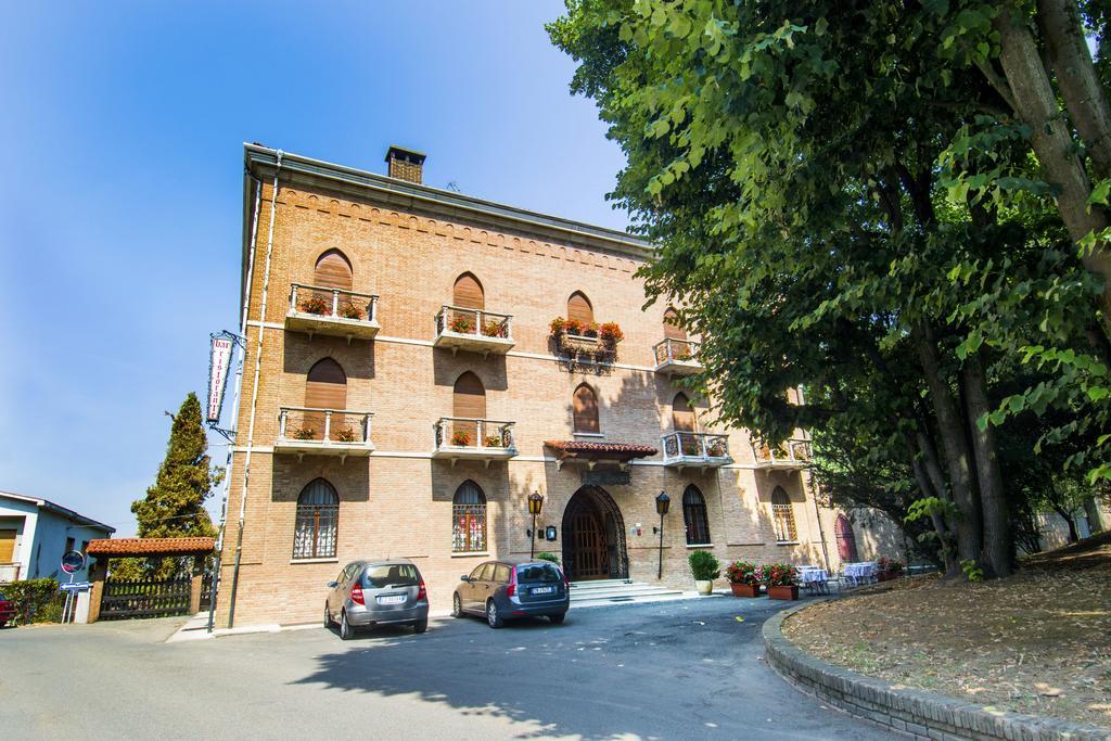 בוסטו Hotel I Due Foscari מראה חיצוני תמונה